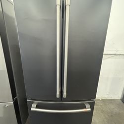 Café™ ENERGY STAR® 18.6 Cu. Ft. Coupter-Depth French-Door Refrigerator