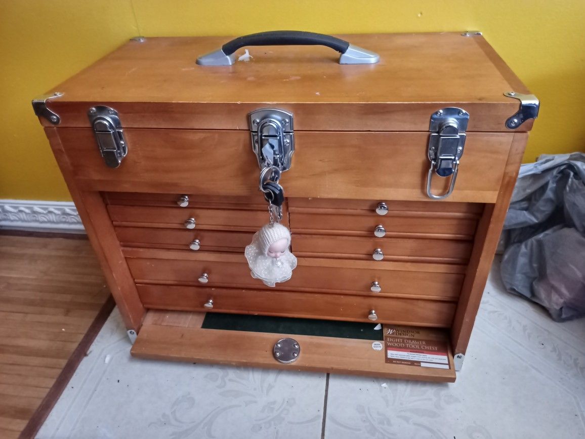 WINDSOR DESIGN 8 Drawer Wood Tool Chest for Sale in El Paso TX