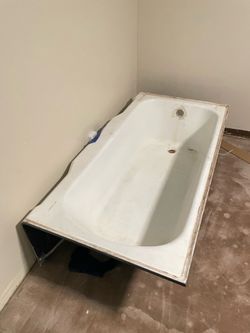 Cast iron bathtub