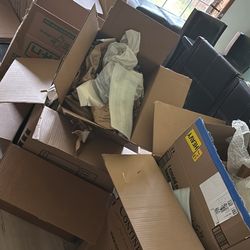 Free Moving Boxes\supplies