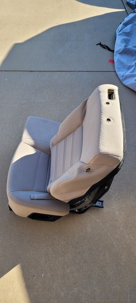 2016 2017 2018 Kia Sorento 2nd Row Left Driver Side Seat Assembly 89500C6000