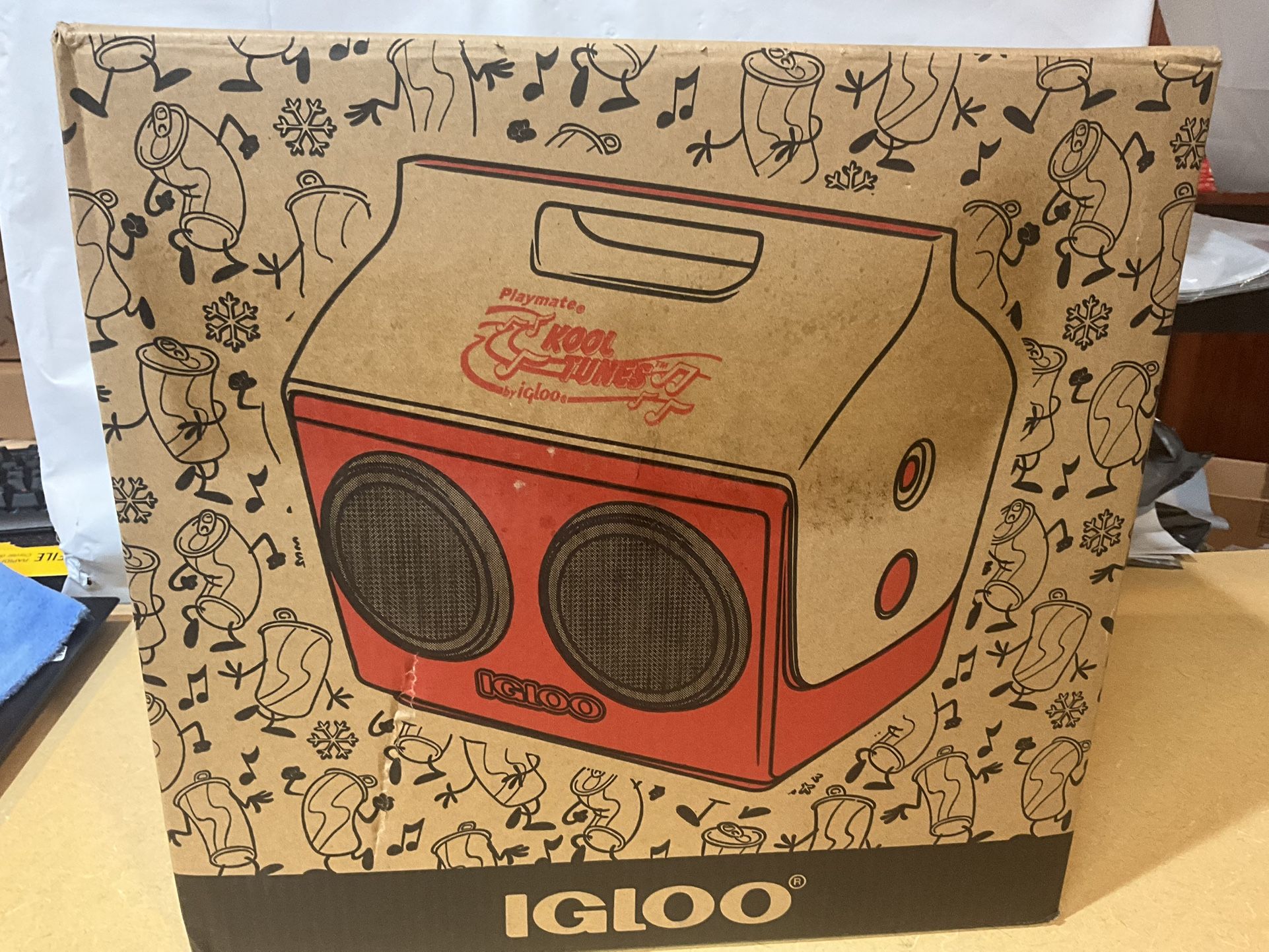 Igloo Playmate Kool Tunes Cooler Bluetooth Speaker -RED