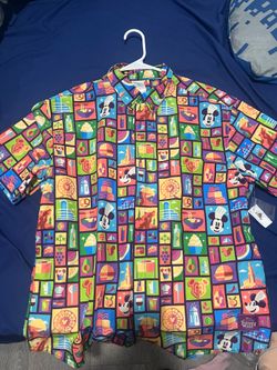 Disney Mickey Mouse Multicolor Graphic Print Men’s Short Sleeve Button-Up XL New With Tags