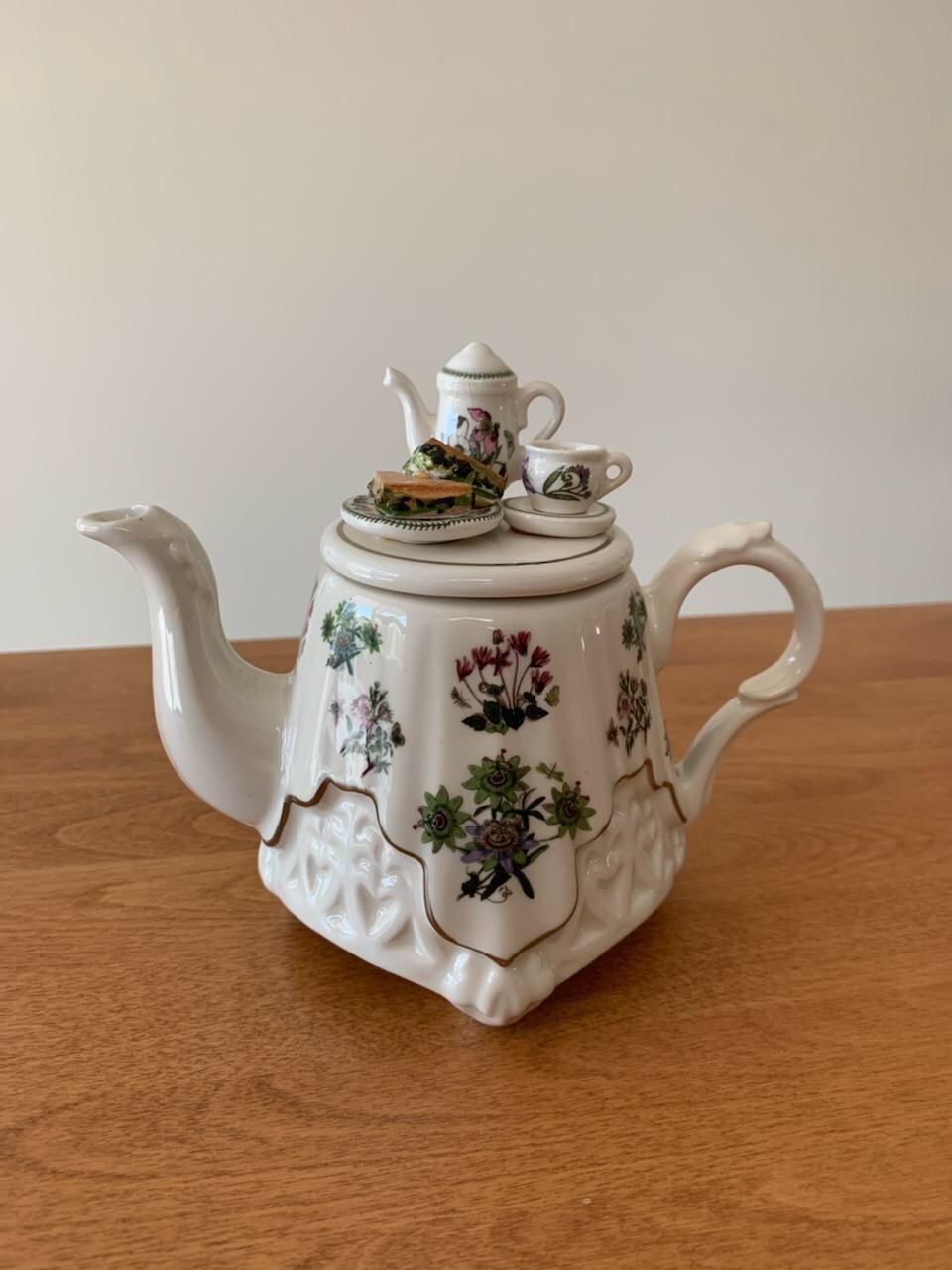 Vintage Collectible Miniature VEGETABLE GARDEN Teapot Set, 6