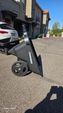 HUSKY YARD CART 9 CU FT CAPACITY