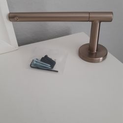 STAINLESS STEEL TOILET PAPER HOLDER 