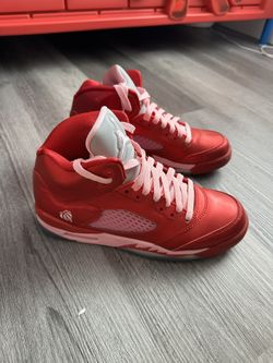 Woman Shoes. Air Yordan 5 Retro Valentines  Day 