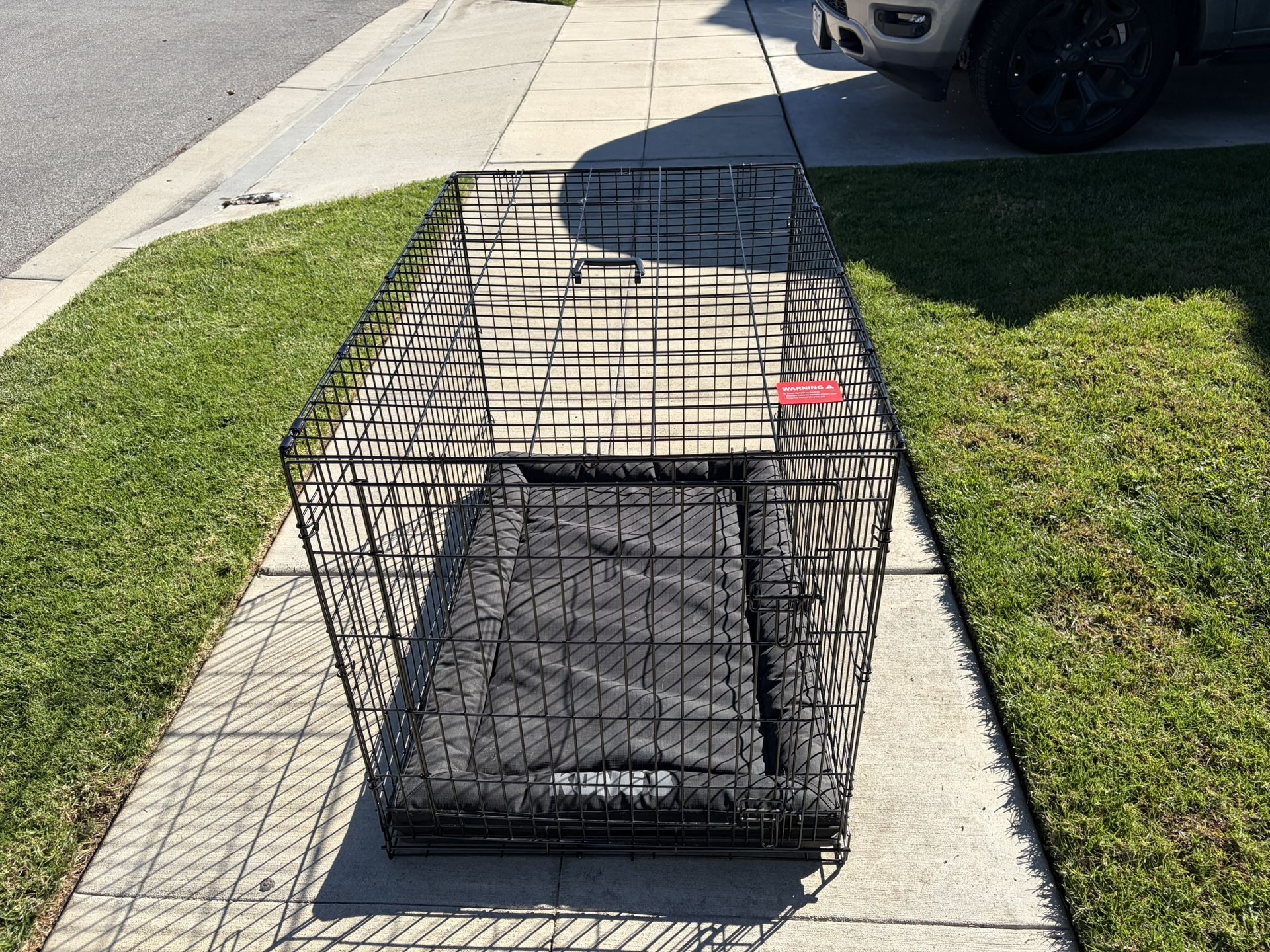 Large Dog crate 42x28x30 With KONG Pad 