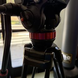 Manfrotto Fluid Head Video & Photo Tripod