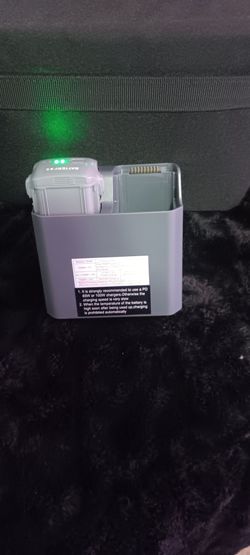 DJI AIR 3/3S battery and charging hub
