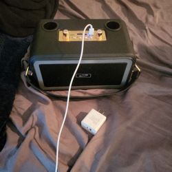 I live Speaker