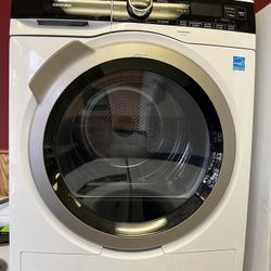 Dryer 24” Electrolux 