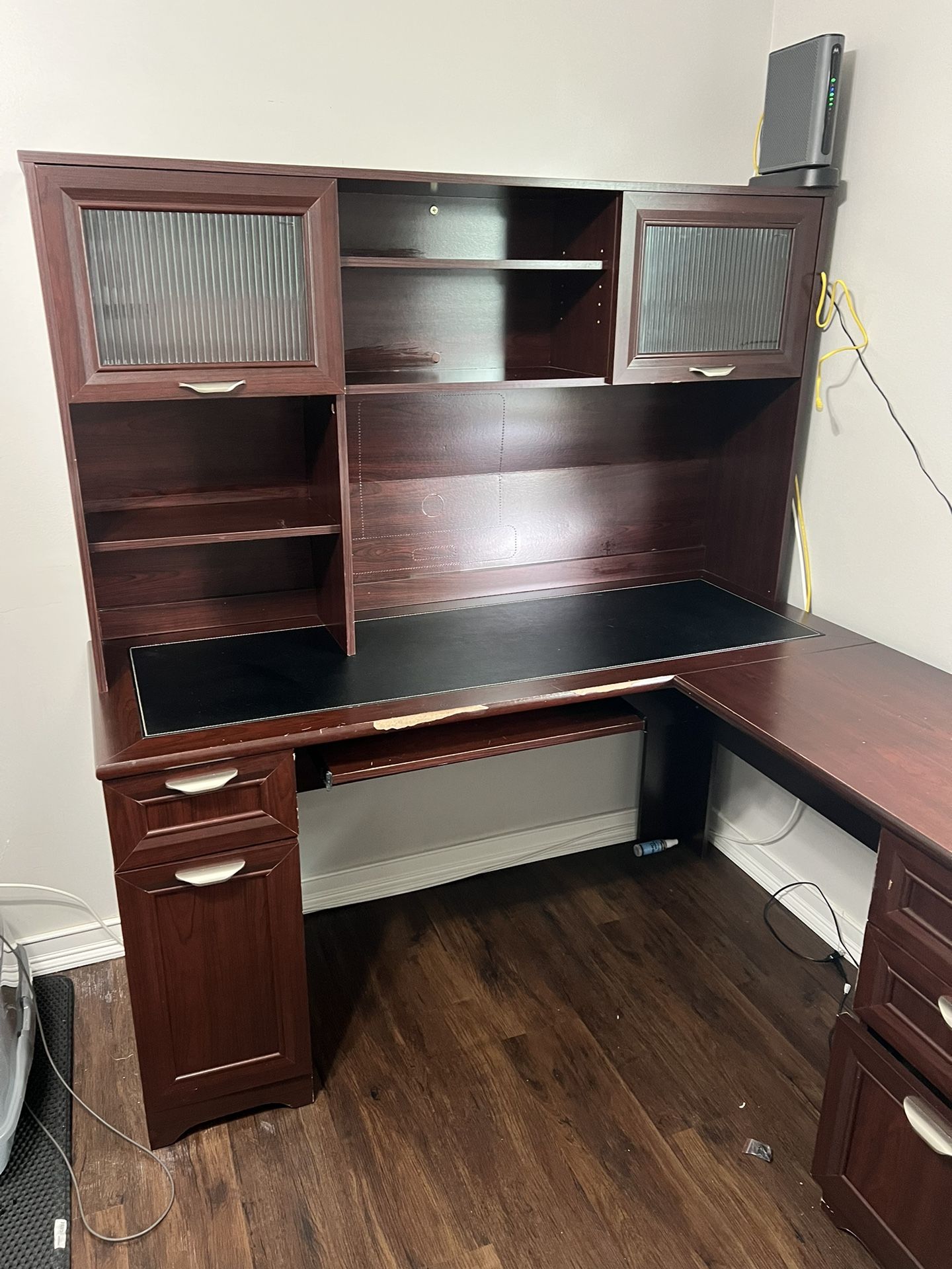 Realspace Magellan 58"W Hutch For Corner/LDesk, Classic Cherry for