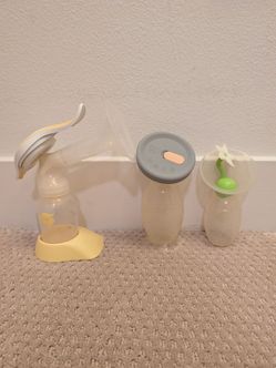Medela Manual Pump and Two Haakas