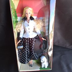2003 New Talk of the Town Barbie doll w/ white dog