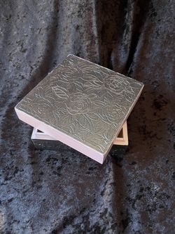 Box With Roses 