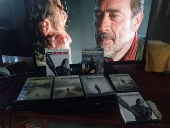 The Walking Dead DVD Season Collection AMC + onkio DVD Player