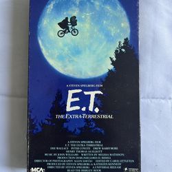 E.T, Steven Spielberg VHS Rare 1982 1st Edition!!