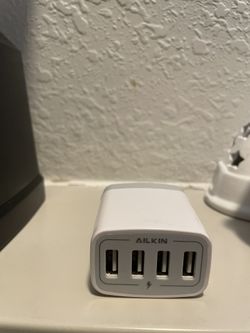 Lightning Charger Four Ports