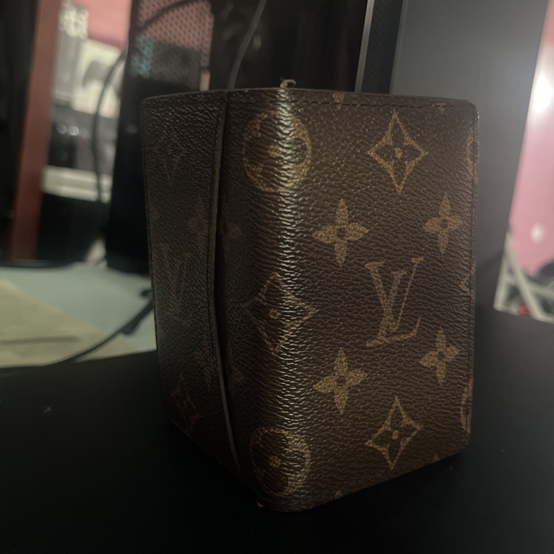 Louis Vuitton Marco mens Wallet for Sale in Santa Ana, CA - OfferUp