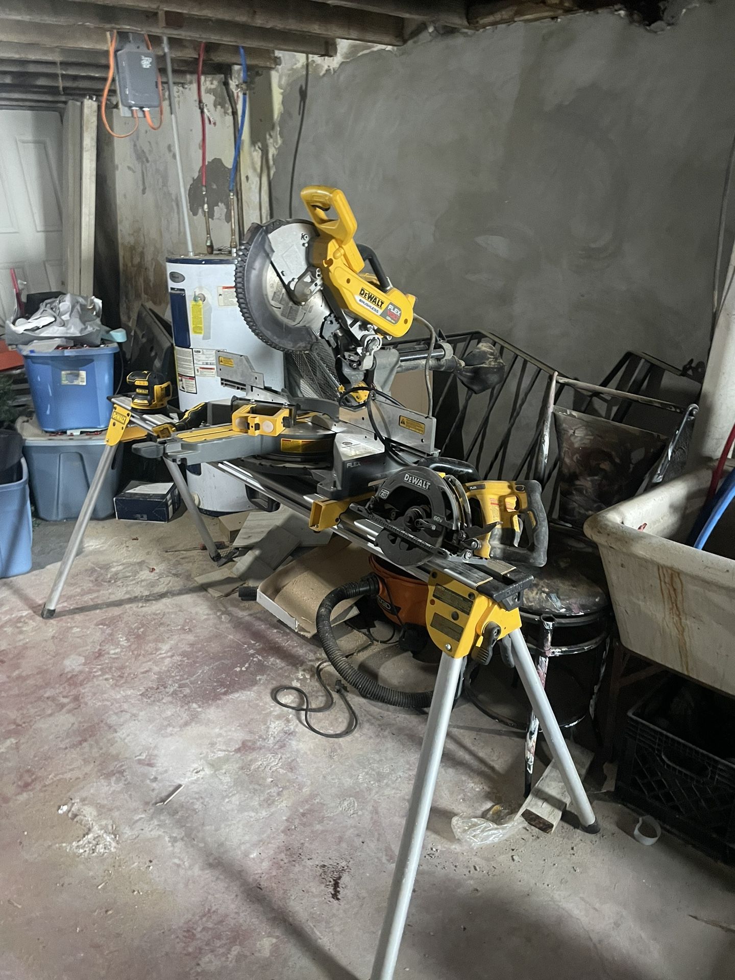 Corded/battery Table Saw. Sander. Saw. Edger.