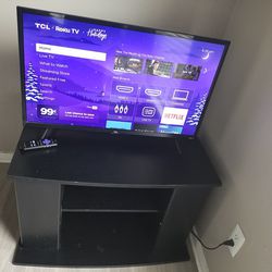 Roku 32 Inch With Remote And Table