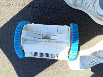 2 wheel Hayward pool cleaner