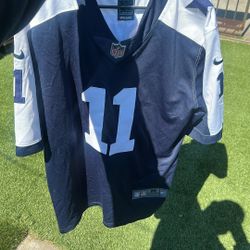 Dallas Cowboys Size Medium Parsons Jersey 