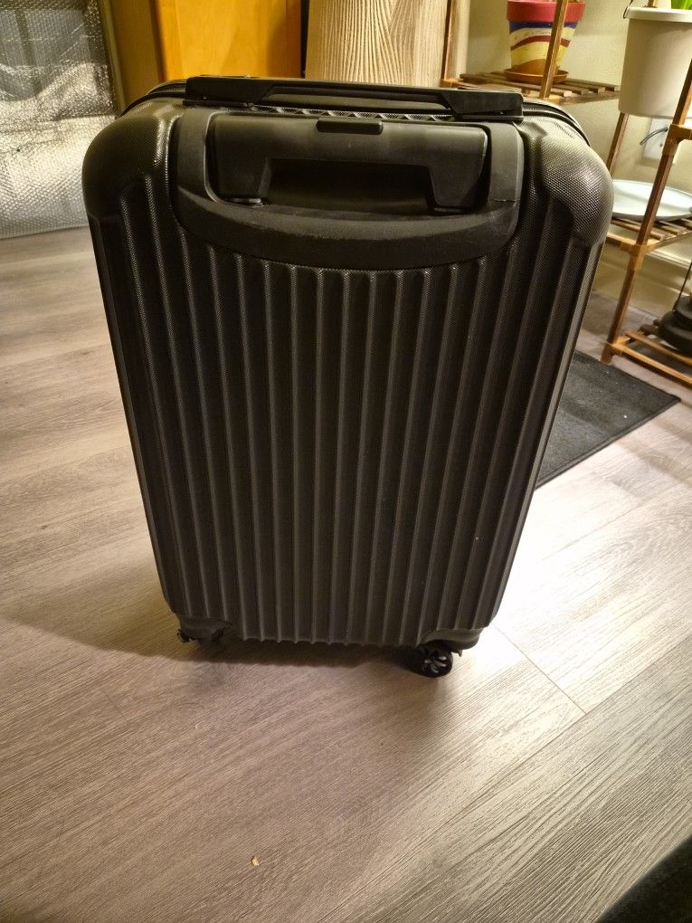 Carry On Suit Case 