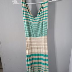 Beautiful  Sexy Green And  Tan Maxi Dress Very Elegant On Wear It With  Flat Shoe's  Or High Heel 👠 Either Way  It Will Look Beautiful  On You