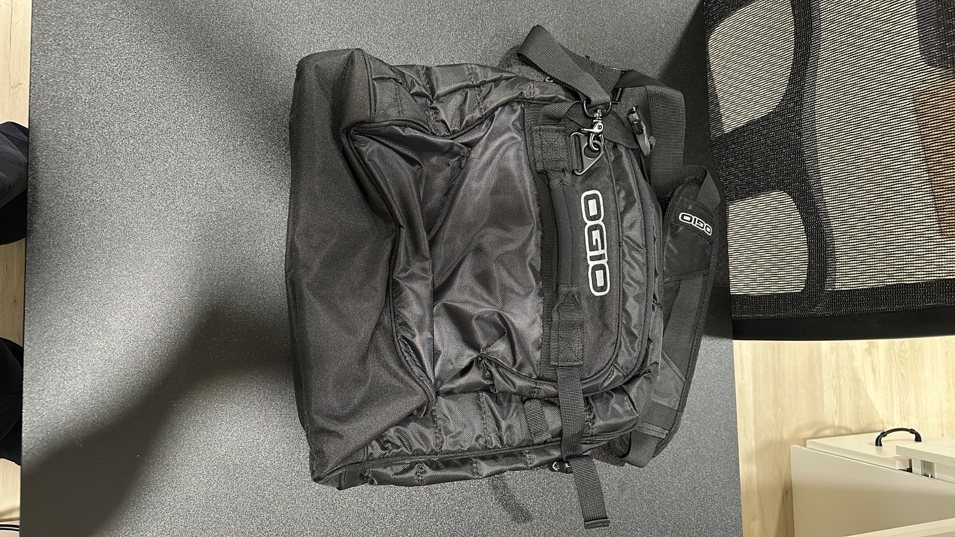OGIO Messenger shoulder Bag Magnetic Close NEW