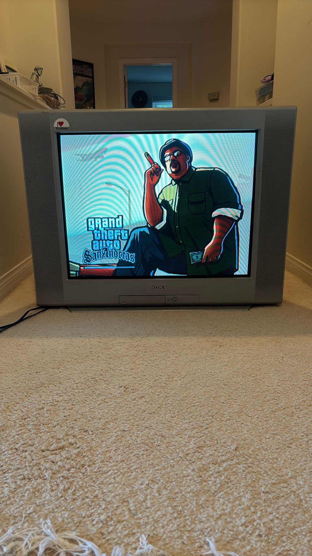 Sony Trinitron 32in CRT Vintage Tv (Great Sound)