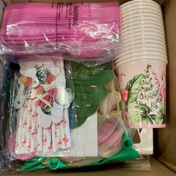 Flamingo Party Supplies Disposable Plates Napkins Cups Cutlery Straws Tablecloth Ballon’s Banner Tassels for Birthday Party  Serve 16