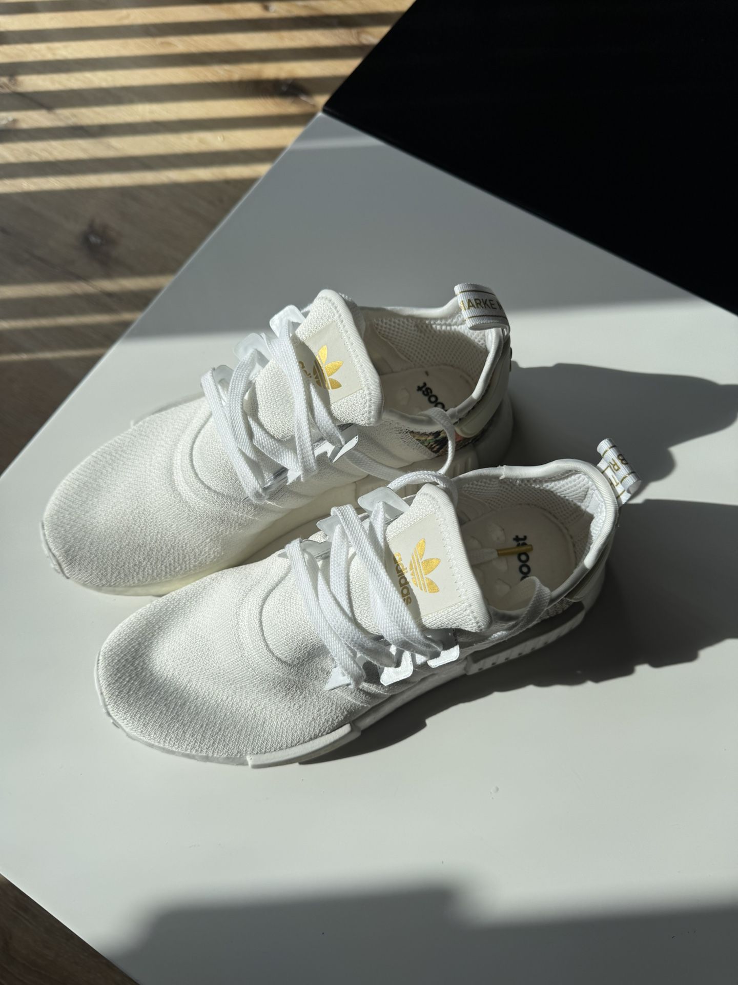 Adidas NMD R1 Floral Snake Print Size Women’s 8