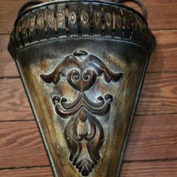 Heavy gauge Unique wall Pocket. 