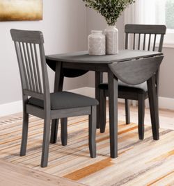 Ashley’s Dining Table 