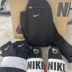 Nike Essentials Small Sling Bag Cross Body Messanger Bag Backpack NWT Women's Nike Offcourt Slides, black and white, size 7 NWT Nike ankle socks size 