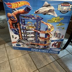 Hot Wheels Ultimate Garage New In Box 