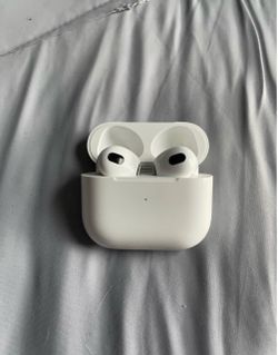 Apple AirPods Gen 4 with Charging Case