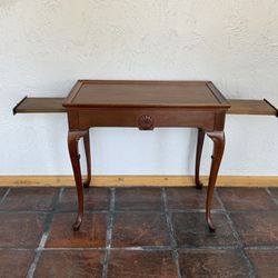 1950s English Mahogany Queen Anne Tea Table