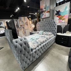 New Deeply Tufted Bed W Fireplace/TV Stand Lift.  Grey Or Black.  Free Delivery!