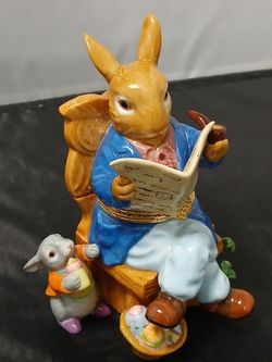Disney Collectable Peter Rabbit Porcelain Trinket Holder $25