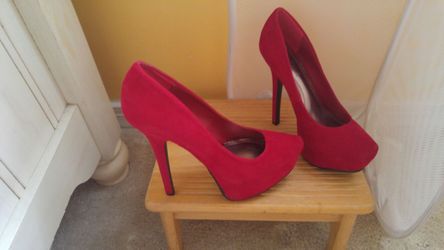 Woman's shoes heels red