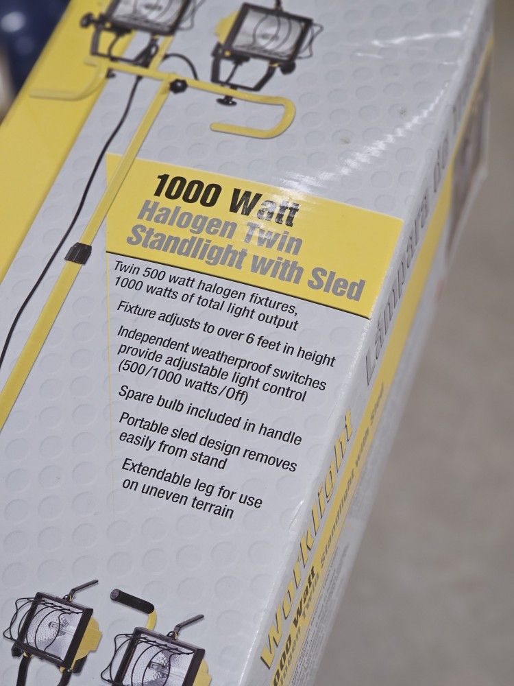 NEW IN BOX 1000 WATT STANDLIGHT WITH SLED