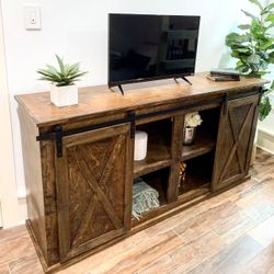Custom TV Stand Cabinet Entertainment Center TV Lift Modern Rustic Farm House Barn Doors Console Handmade Restorations hardware Insp. Bookshelves 