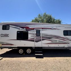 2010 Fleetwood Redline