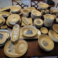 Pfaltzgraff Folk Art Dinnerware 