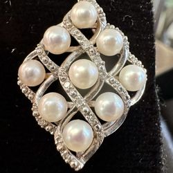 Genuine Pearl And Diamond Pendant Necklace 