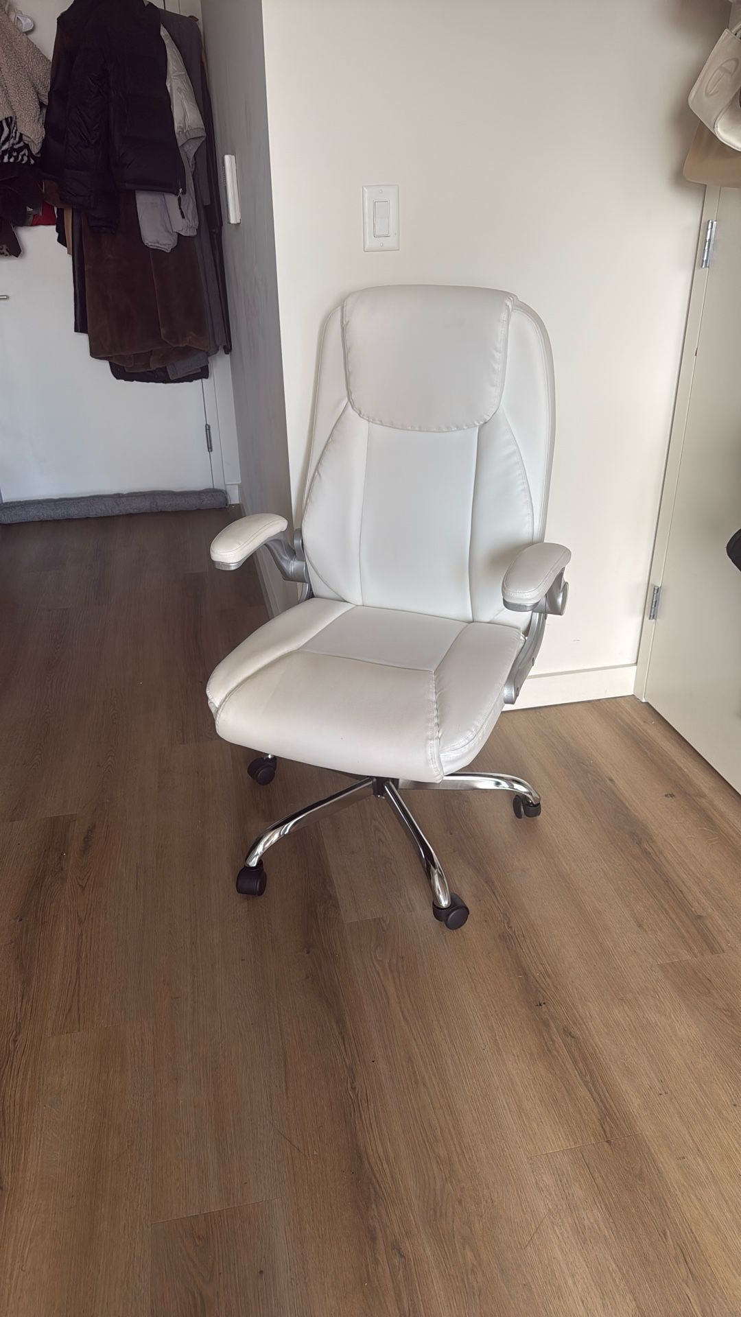 White Office Desk Gaming Computer Chair PU Leather