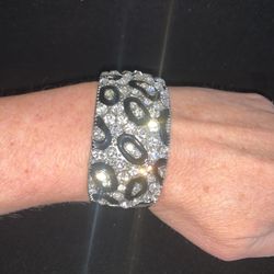 Leopard print rhinestone and enamel inlay bracelet 